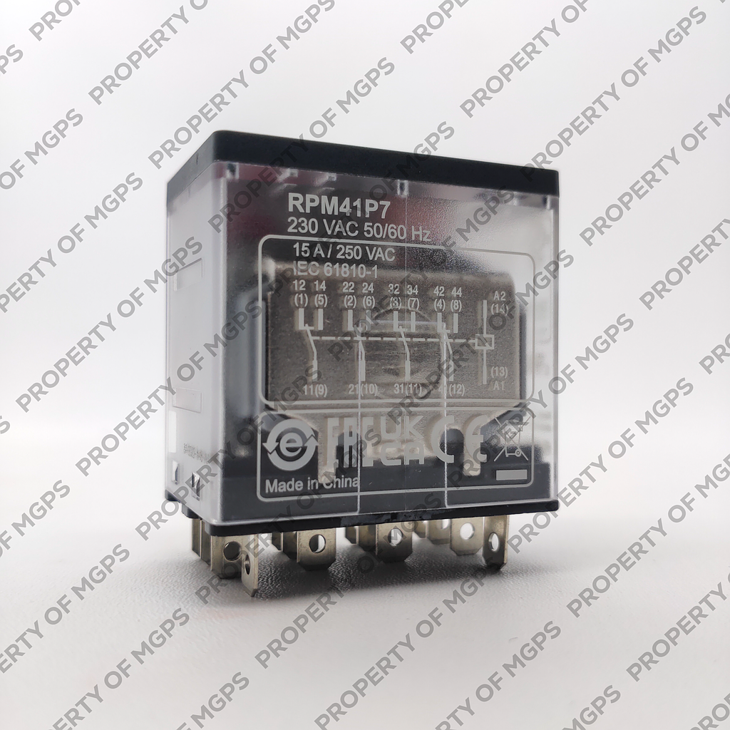 Schneider  Power plug-in relay - Zelio RPM - 4 C/O - 230 V AC - 15 A