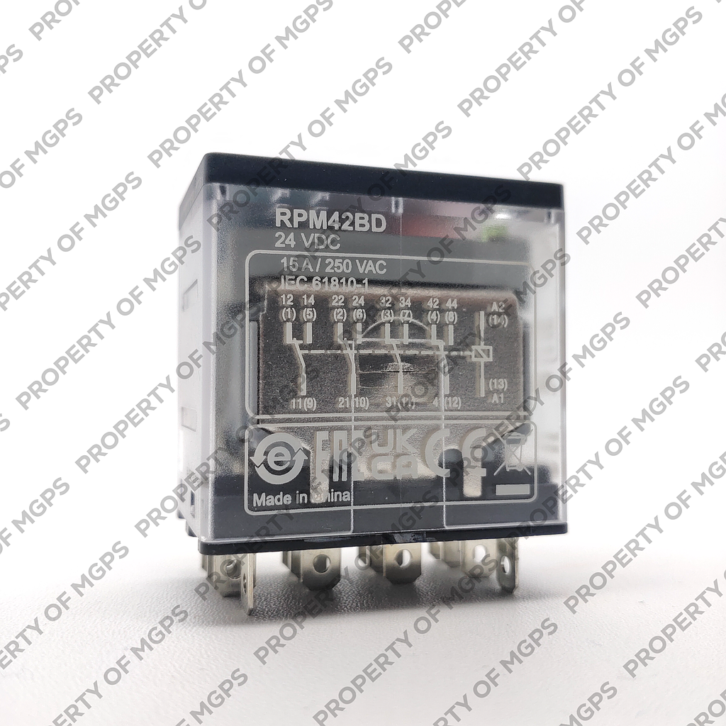 Schneider  Power plug-in relay - Zelio RPM - 4 C/O - 24 V DC - 15 A - with LED