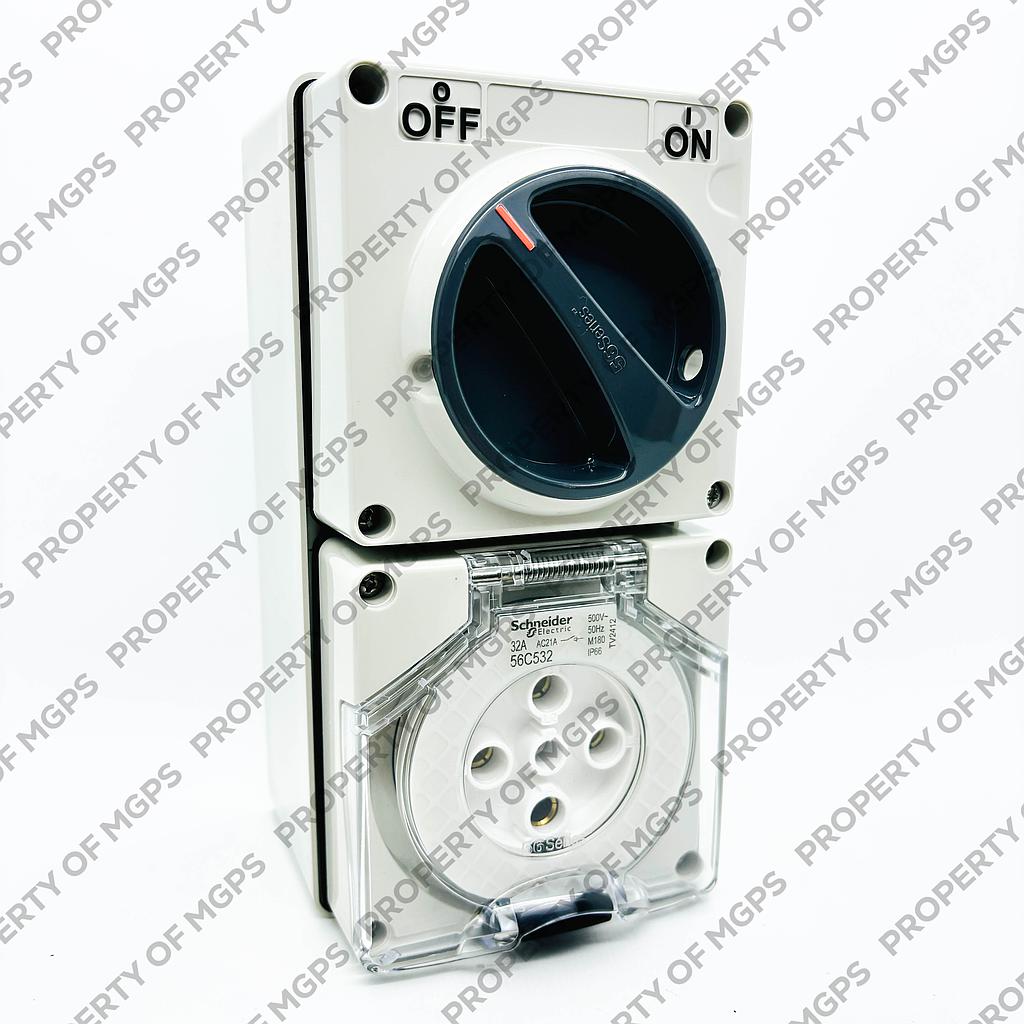 Schneider  500V 32A 5 pin SW SKT IP66