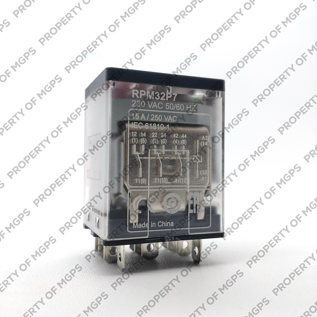Schneider  Power plug-in relay - Zelio RPM - 3 C/O - 230 V AC - 15 A - with LED