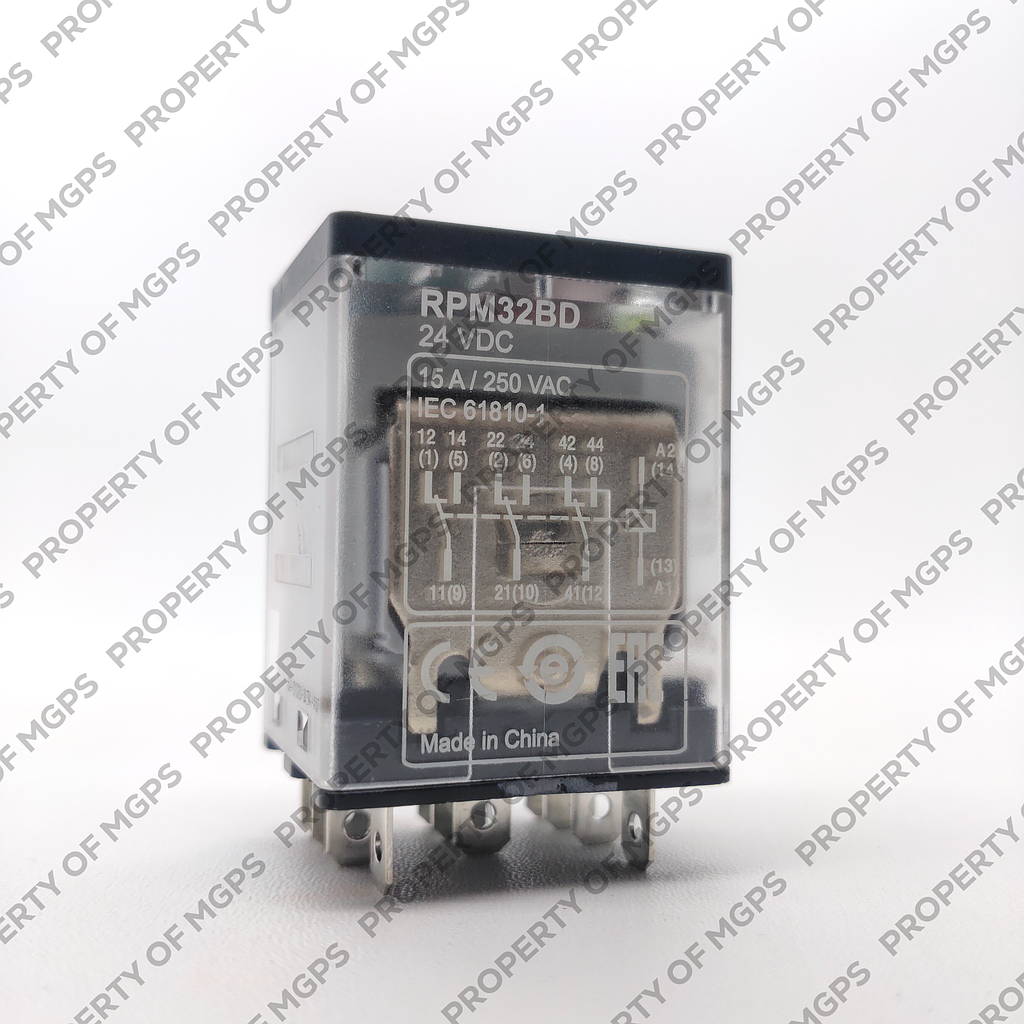 Schneider  Power plug-in relay - Zelio RPM - 3 C/O - 24 V DC - 15 A - with LED